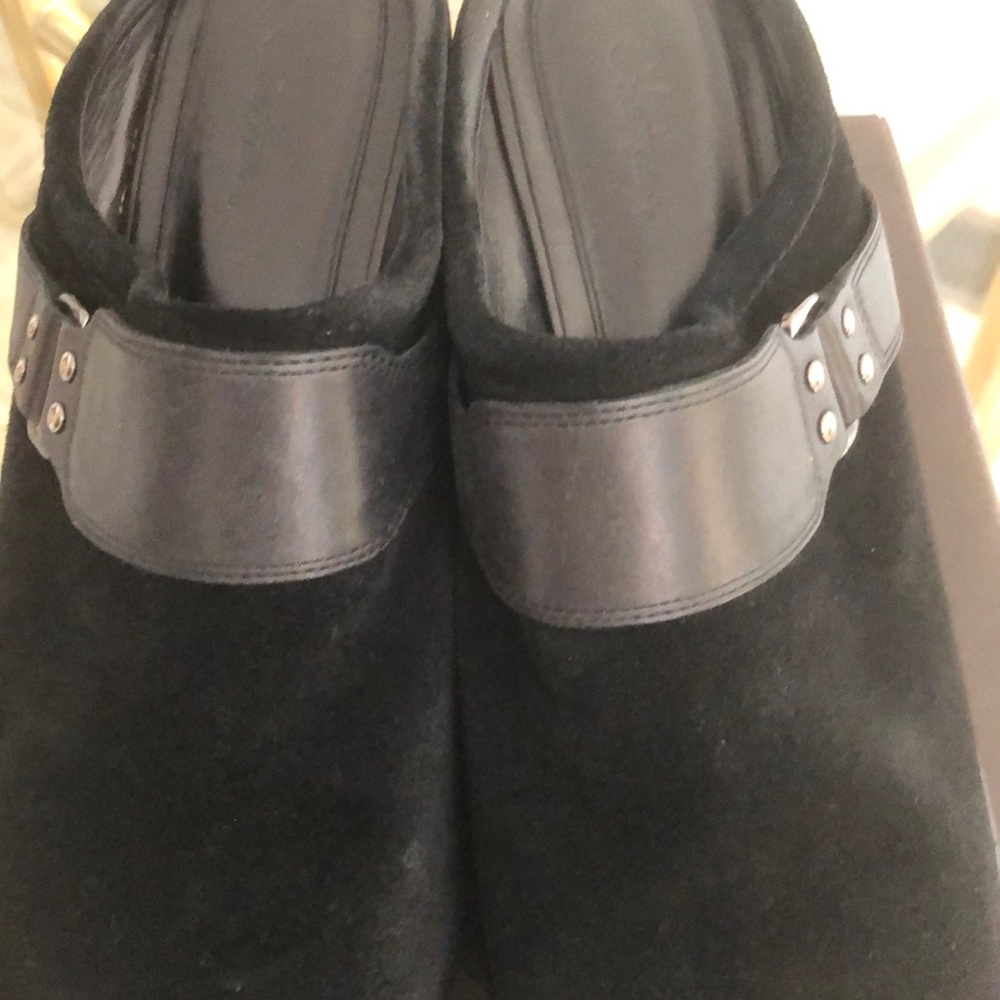 Shoes - Picture 2 of 6